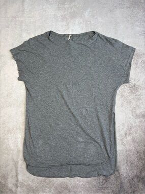 Lululemon Heather Gray Athletic Tee Relaxed Fit Womens Size 8